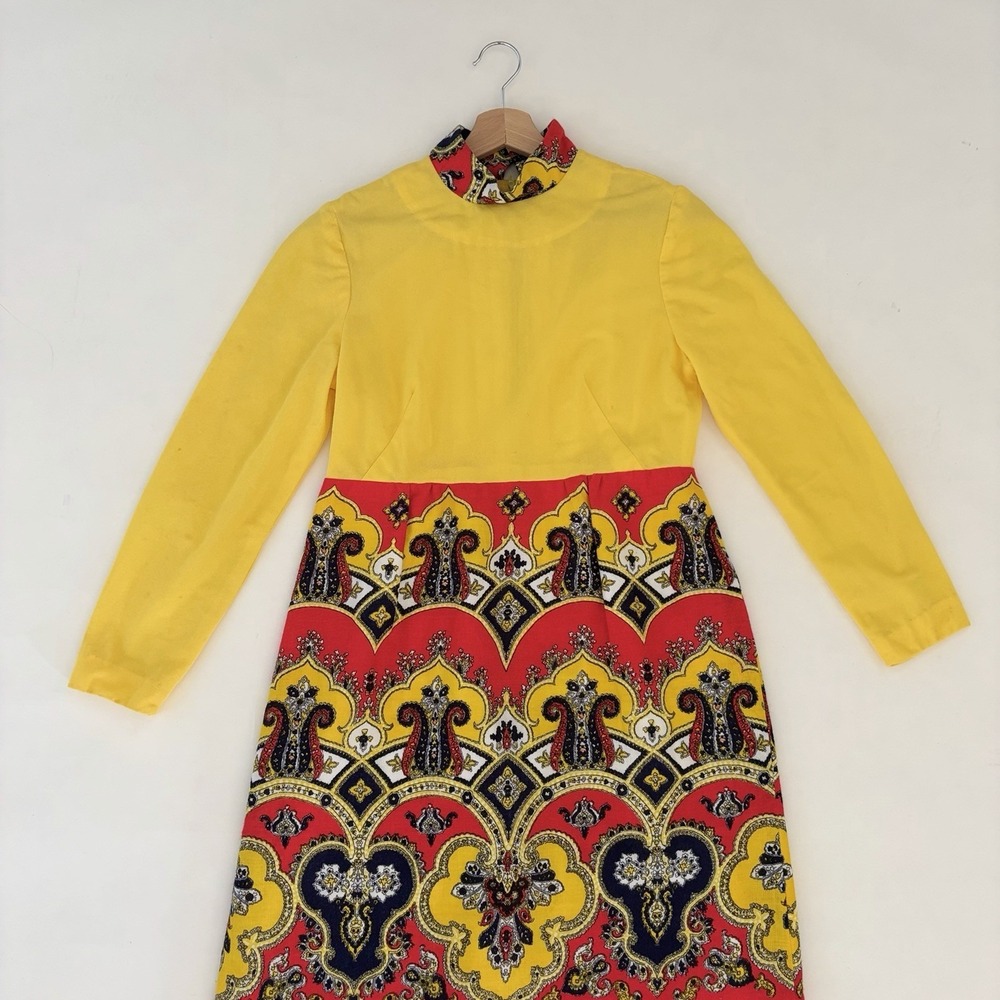 VTG 70s Yellow Womens Dress M Groovy Psychedelic Paisley Red Navy Heritage 60s - Picture 2 of 14